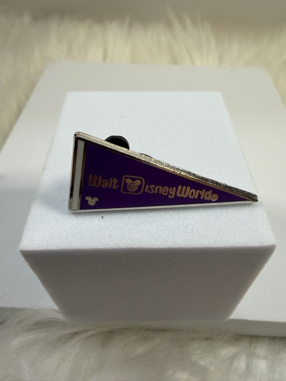 💜3/$15💜 Walt Disney World Purple Pennant Pin
